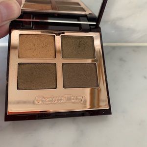 CharlotteTilbury LUXURY PALETTE
GREEN LIGHTS/Limited Edition
